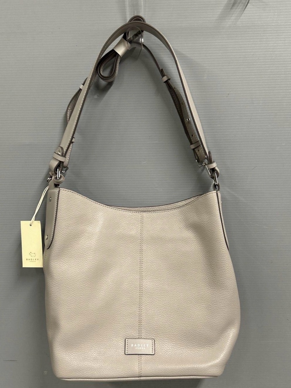 RADLEY LONDON Pebbled Leather Shoulder Bag in Taupe Gray